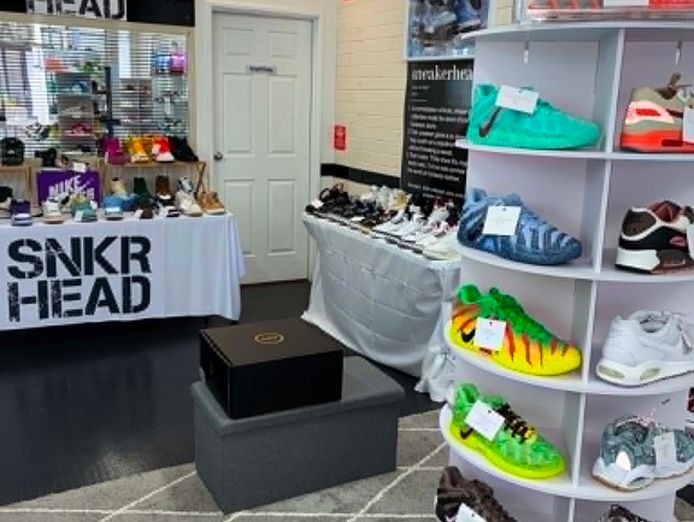 deadstock-sneaker-reseller-store-8
