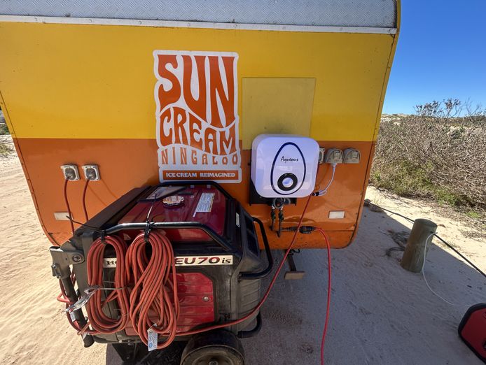 own-the-only-beachfront-food-and-beverage-service-on-the-ningaloo-reef-6