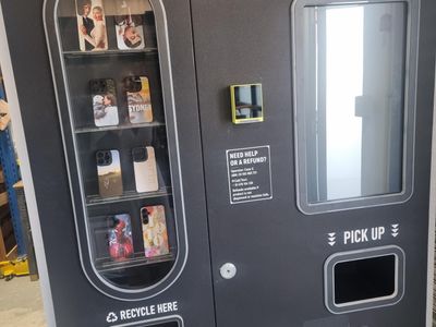 urgent-turnkey-phone-case-vending-machines-8