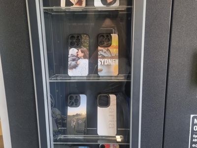 urgent-turnkey-phone-case-vending-machines-9