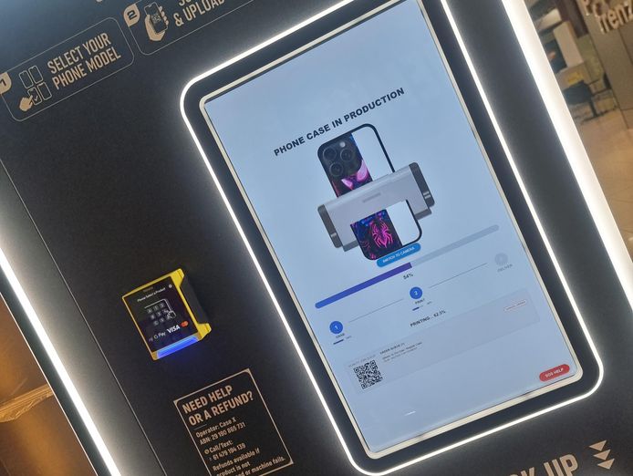 urgent-turnkey-phone-case-vending-machines-2