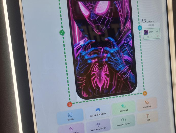 urgent-turnkey-phone-case-vending-machines-3