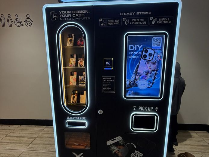 urgent-turnkey-phone-case-vending-machines-0
