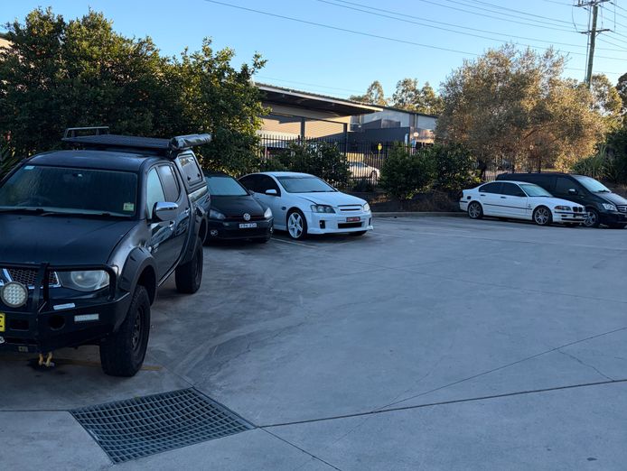 exhaust-and-mechanics-shop-for-sale-4