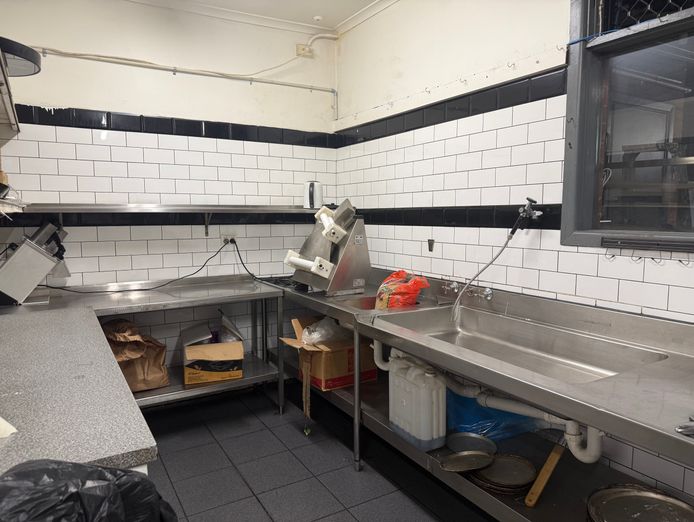 charcoal-chicken-pizza-kebab-shop-for-sale-4
