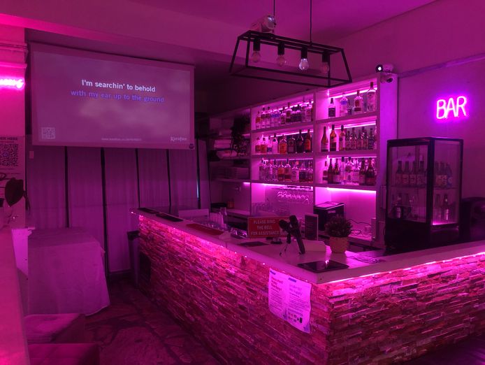 cafe-restaurant-and-bar-on-busy-cbd-office-street-priced-for-quick-sale-3