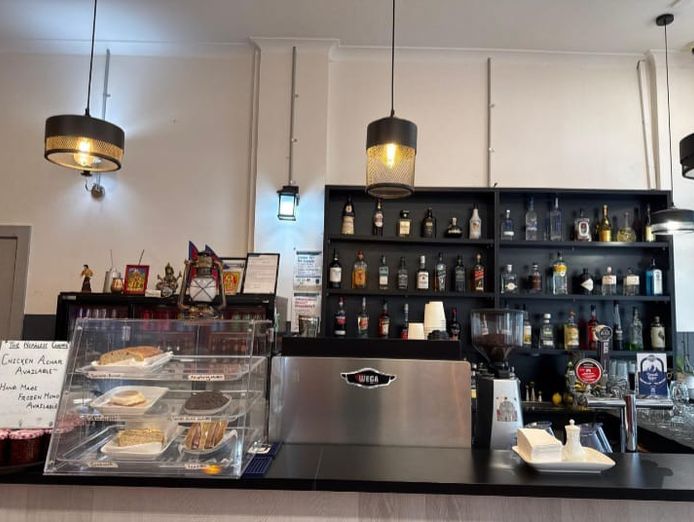 turnkey-cafe-restaurant-opportunity-walk-in-start-trading-tomorrow-0