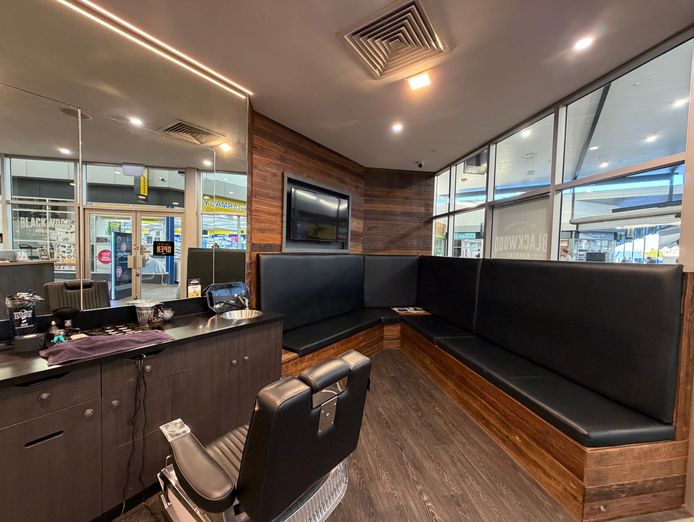 established-5-chair-barber-shop-nundah-village-35-000-wiwo-4