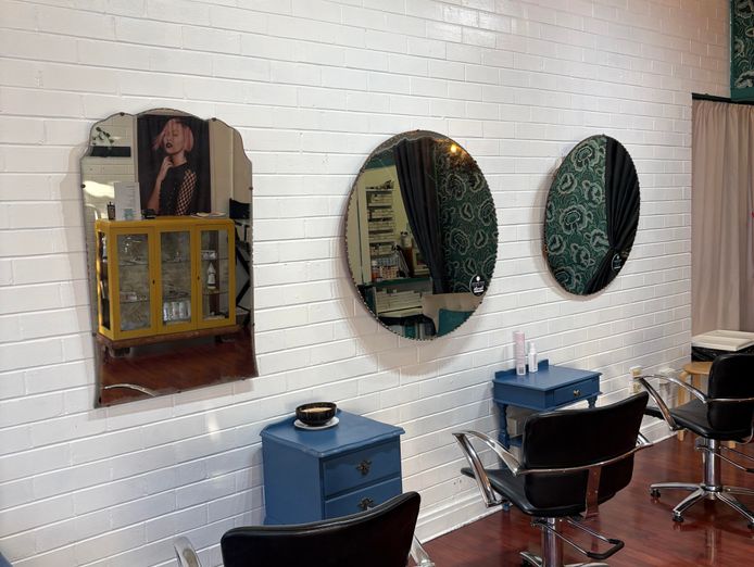 well-established-boutique-salon-for-sale-in-coorparoo-1