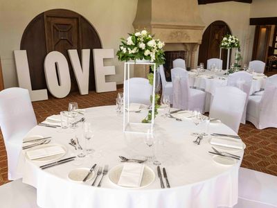 high-end-wedding-styling-planning-hire-company-15-yrs-6