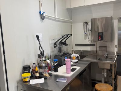 cafe-for-sale-prime-location-near-macarthur-square-4