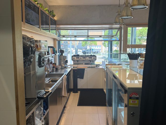 cafe-for-sale-prime-location-near-macarthur-square-0