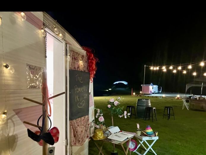 the-vintage-rose-photo-booth-2