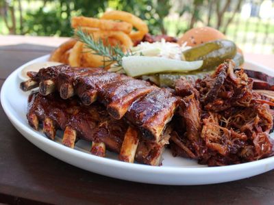 established-licensed-bbq-restaurant-live-entertainment-venue-coastal-nsw-6