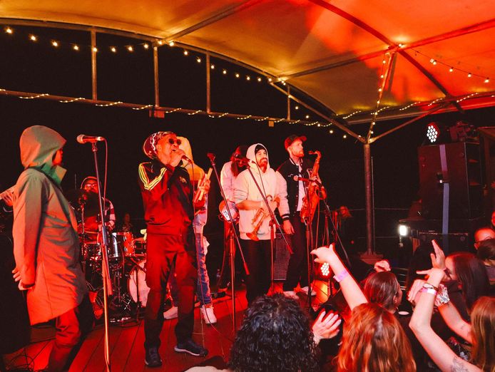 established-licensed-bbq-restaurant-live-entertainment-venue-coastal-nsw-0