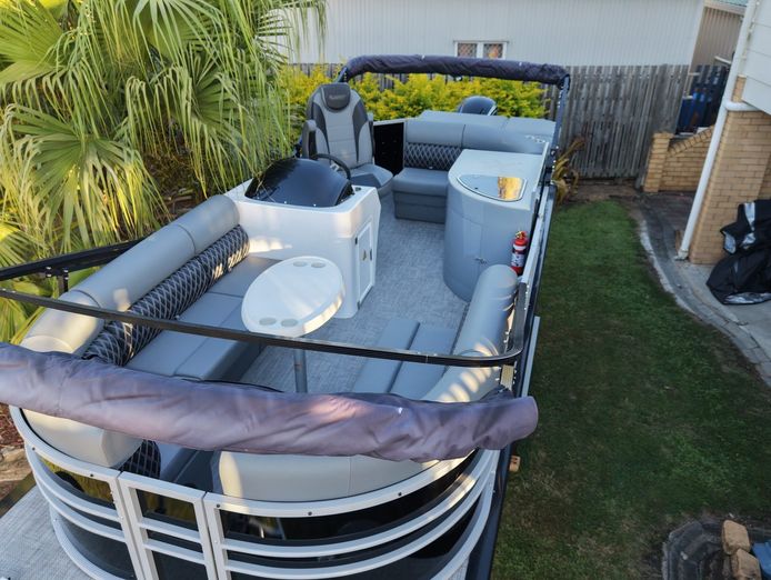 sundown-pontoon-boats-business-and-brand-for-sale-0