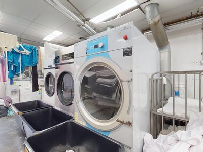 established-multi-site-dry-cleaning-business-1m-annual-sales-brisbane-3