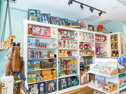 A locally owned children's retail business that truly captures hearts and minds!