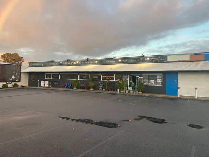 supermarket-opportunity-high-exposure-location-outstanding-growth-potential-0