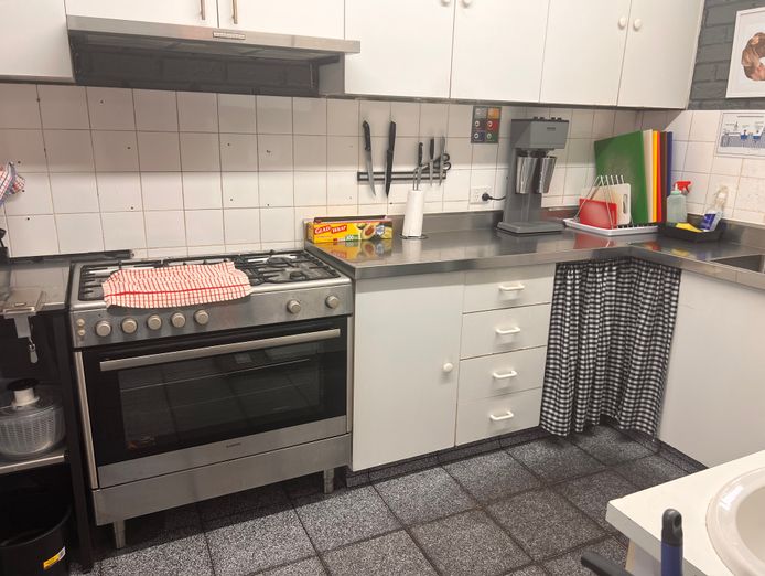 industrial-takeaway-lunch-shop-cafe-for-sale-1