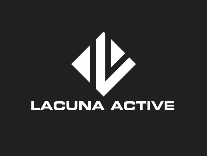 activewear-e-commerce-brand-custom-designed-products-international-appeal-0