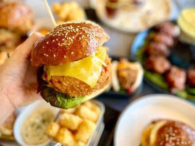 established-mt-lawley-cafe-strong-turnover-modern-fit-out-growth-potential-1