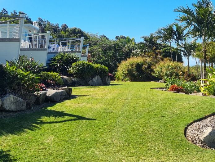 established-100k-profit-lawn-garden-business-whitsundays-5