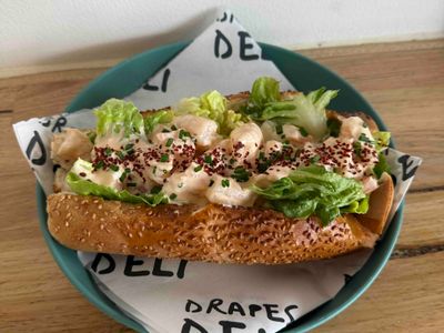 iconic-beachside-deli-by-masterchef-australia-winner-under-management-5