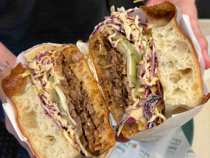 iconic-beachside-deli-by-masterchef-australia-winner-under-management-7