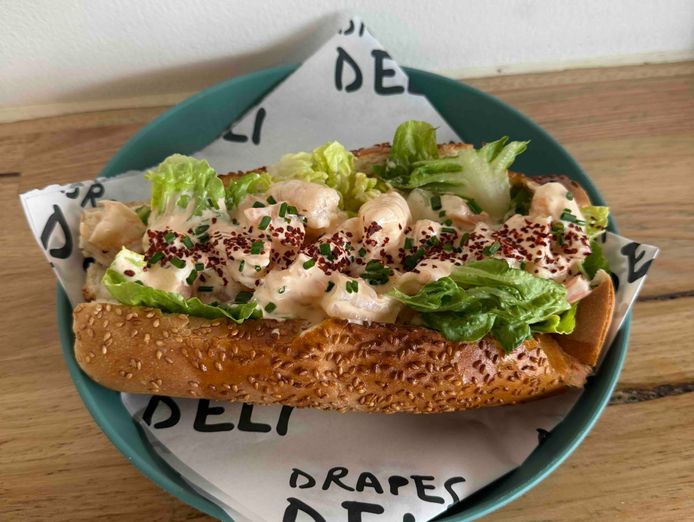 iconic-beachside-deli-by-masterchef-australia-winner-under-management-5