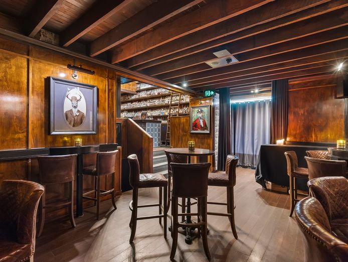 iconic-multi-award-winning-bar-nationally-recognised-rare-qld-opportunity-5