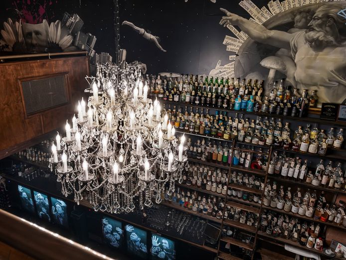 iconic-multi-award-winning-bar-nationally-recognised-rare-qld-opportunity-2