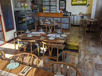 thai-restaurant-takeaway-popular-local-venue-2