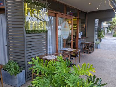 thai-restaurant-takeaway-popular-local-venue-0