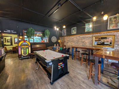 business-4br-residence-licensed-venue-annerley-1