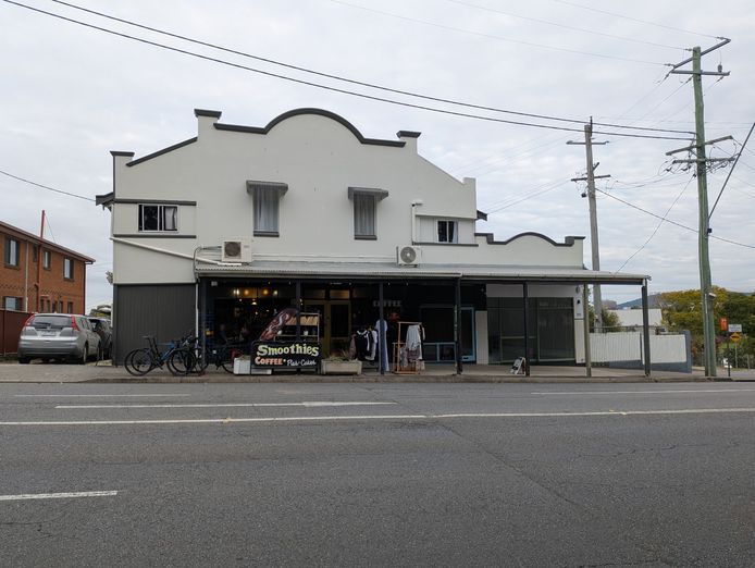 business-4br-residence-licensed-venue-annerley-2