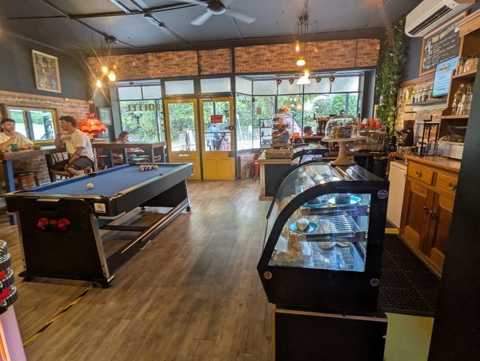 business-4br-residence-licensed-venue-annerley-0