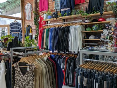 established-vintage-clothing-business-brunswick-0