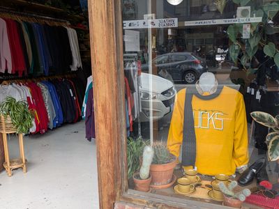 established-vintage-clothing-business-brunswick-8