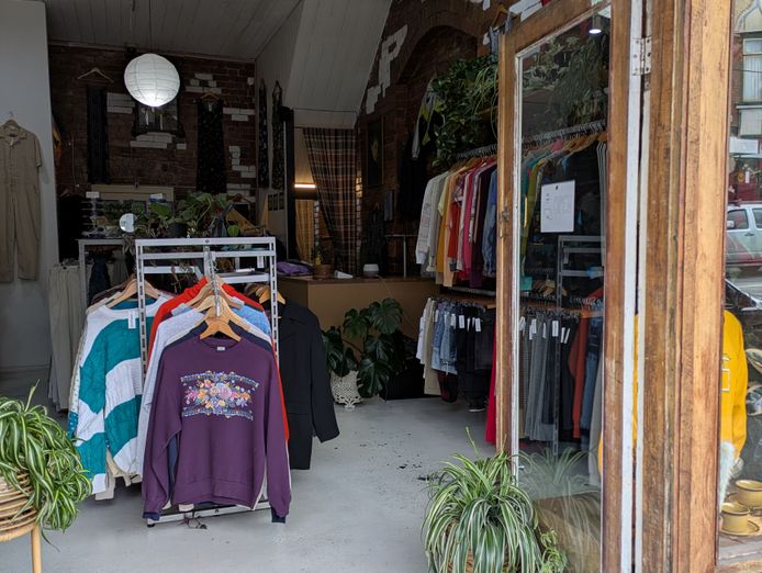 established-vintage-clothing-business-brunswick-7