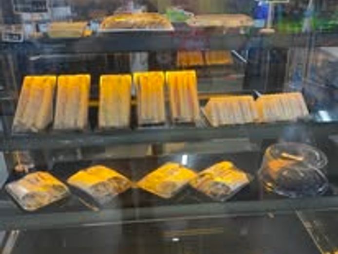 walkervale-foodmart-takeaway-food-an-dine-in-service-is-up-for-sale-2