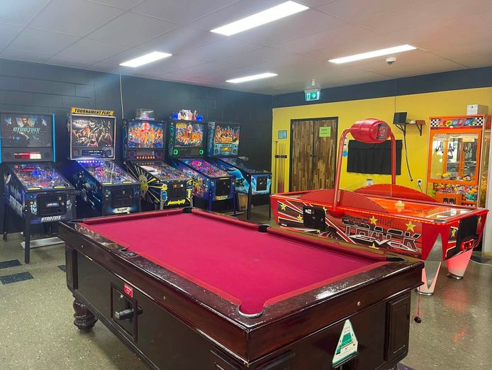 walkervale-foodmart-takeaway-food-an-dine-in-service-is-up-for-sale-5