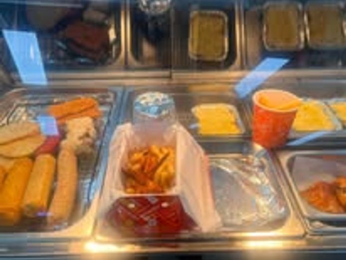 walkervale-foodmart-takeaway-food-an-dine-in-service-is-up-for-sale-1