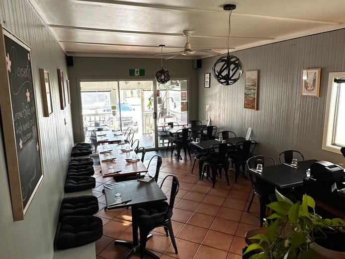 restaurant-space-complete-equipment-package-must-sell-7