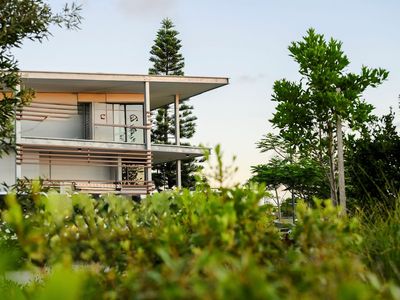 waterfront-cocktail-bar-restaurant-sunshine-coast-0