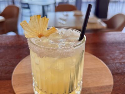 waterfront-cocktail-bar-restaurant-sunshine-coast-2