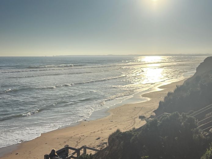 established-luxury-coastal-hair-salon-phillip-island-region-1