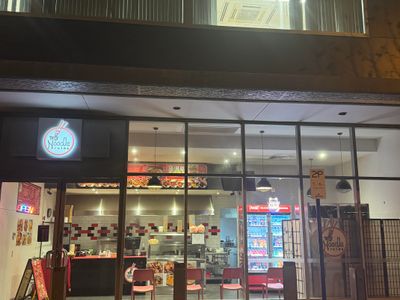 established-asian-noodle-bar-only-takeaway-kwinanan-4