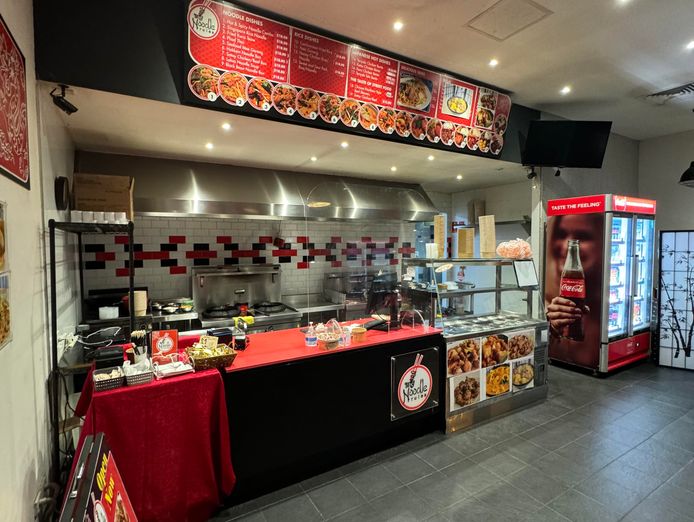 established-asian-noodle-bar-only-takeaway-kwinanan-0