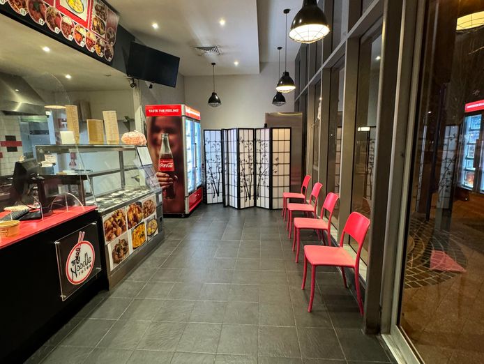 established-asian-noodle-bar-only-takeaway-kwinanan-1